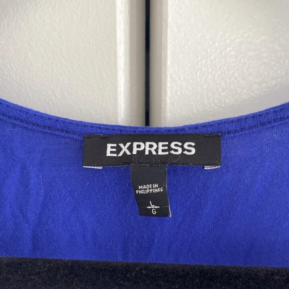 Express Flower Top - Picture 2 of 5